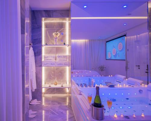 Jacuzzi Privatif, Lit Rond XXL, Sofa Tantra, Jardin