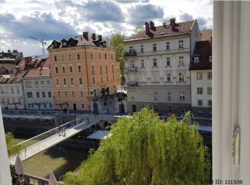 Above Ljubljanica River Apartment