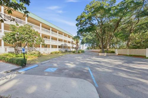 Beach-Ready Hilton Head Condo w Resort Amenities photo 27