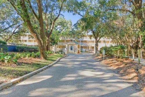 Beach-Ready Hilton Head Condo w Resort Amenities photo 28