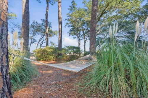 Beach-Ready Hilton Head Condo w Resort Amenities photo 38
