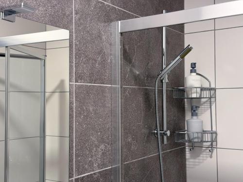 Phòng tắm tại D' Suites Holiday Apartments