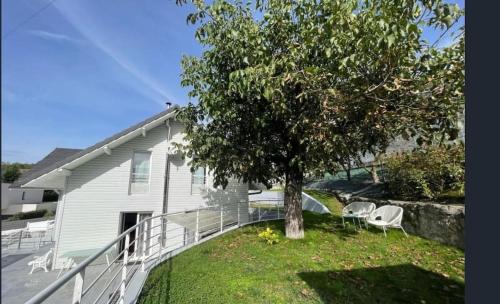 Ein Garten an der Unterkunft Apartment in Villa with garden