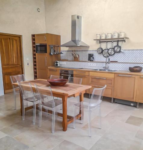 Renovated Charentaise house in the vineyards