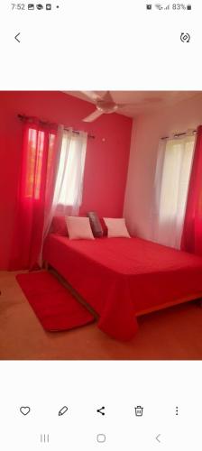 En eller flere senge i et værelse på Apartamentos La Mina