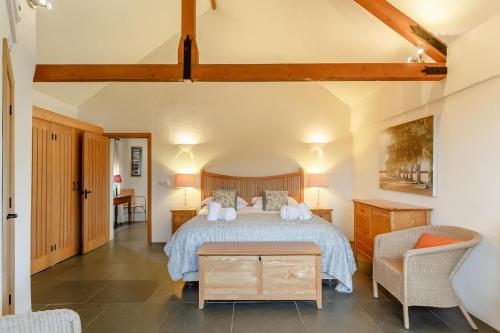 En eller flere senge i et værelse på 3 Bed in Wadebridge oc-p00421