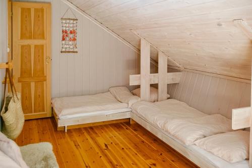 En eller flere senge i et værelse på Seaside Cabin With Views In Vestfold