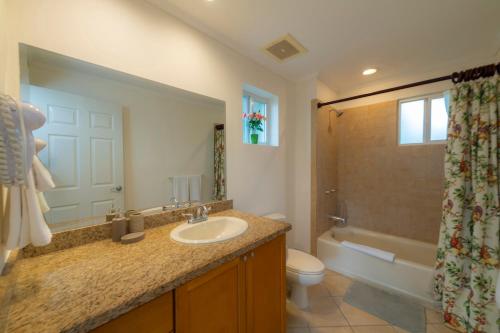 Phòng tắm tại Del Mar 4G 3 bdr Garden View in Los Suenos