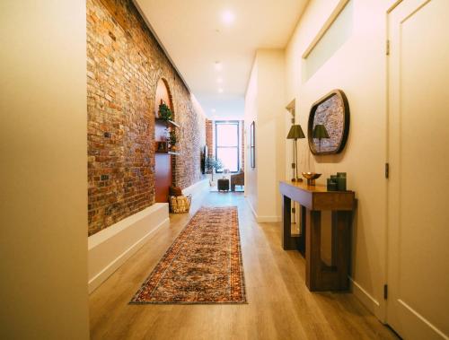 Et badeværelse på Charming. Historic. Epic. 2BR Apartment DT Halifax