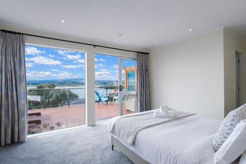 Postel nebo postele na pokoji v ubytování Classic Seaview Holiday Home in Shelly Park