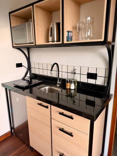 Kuchyň nebo kuchyňský kout v ubytování Sendero Nativo Glamping