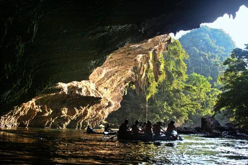 Naturlandskabet i nærheden af lodgen