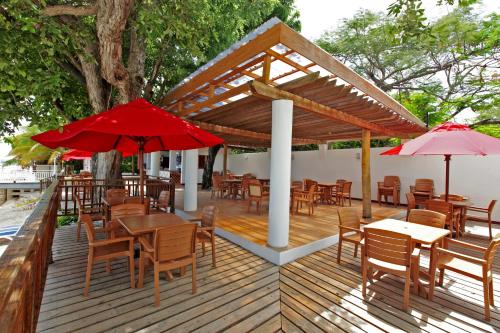 Restoran atau tempat lain untuk makan di Grand Decameron Montego Beach, A Trademark All-Inclusive Resort