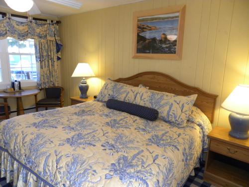 Postel nebo postele na pokoji v ubytování Colonial Gables Oceanfront Village