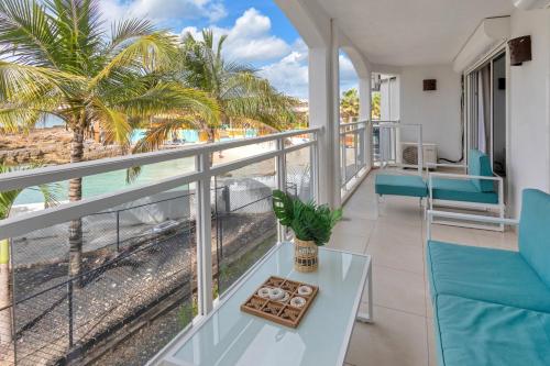 Maho Beach 1BR Haven, Ocean Vista