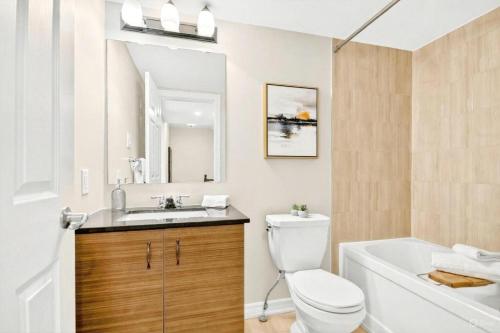 Koupelna v ubytování Modern 4BR Ottawa Townhouse Free Parking