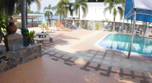 eine Darstellung eines Swimmingpools in einem Resort in der Unterkunft Hotel Golf 19 in Ban Hua Khao