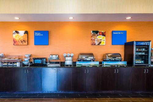 ムーアにあるComfort Inn & Suites Moore - Oklahoma Cityのギャラリーの写真