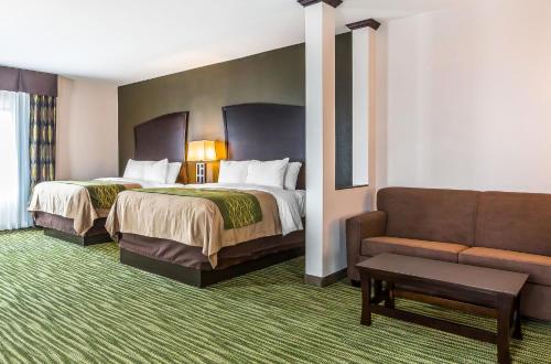 Postel nebo postele na pokoji v ubytování Comfort Inn & Suites Moore - Oklahoma City
