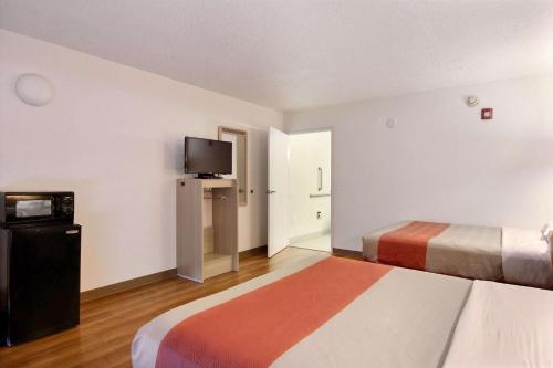 Kamar di Motel 6-Middleburg Heights, OH - Cleveland