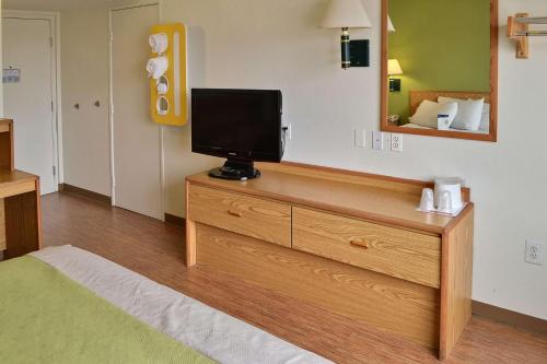 Μια τηλεόραση ή/και κέντρο ψυχαγωγίας στο Motel 6-Billings, MT - North