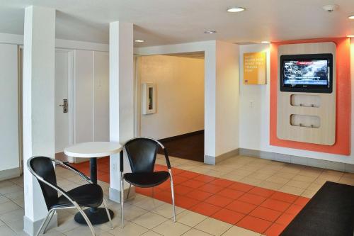 Μια τηλεόραση ή/και κέντρο ψυχαγωγίας στο Motel 6-Billings, MT - North