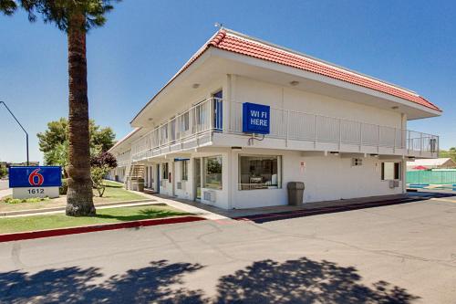 a building with a sign that reads w rite at Motel 6-Tempe, AZ - Scottsdale South in Tempe