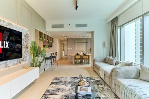 Stylish 4BR with Burj View and Dubai Mall Connection