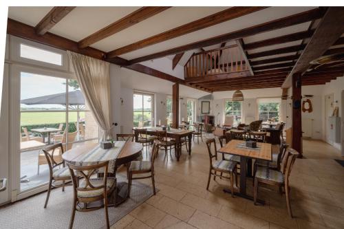 En restaurant eller et andet spisested på B&B Stations Koffiehuis