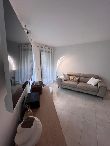 Appartement 1 Chambre - Rue D'Antibes #108