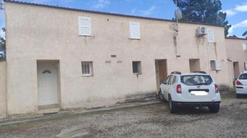 Bygningen som feriehuset ligger i