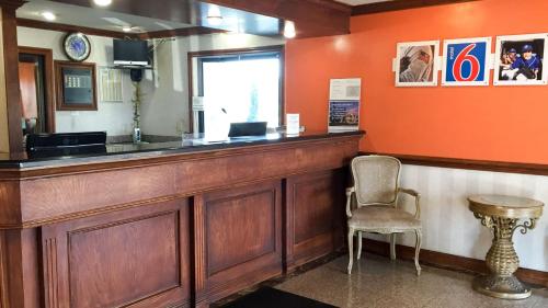 Η κουζίνα ή μικρή κουζίνα στο Motel 6-Southgate, MI - Detroit