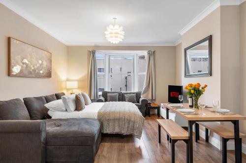 Spacious - Central - King Beds - Fast Wi-Fi photo 10