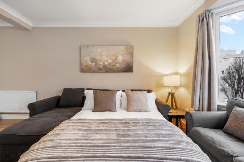 Spacious - Central - King Beds - Fast Wi-Fi photo 14