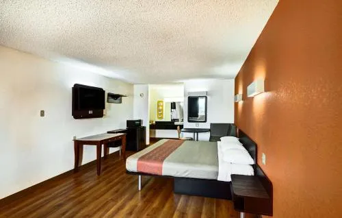 Motel 6-Lindale, TX in Tyler