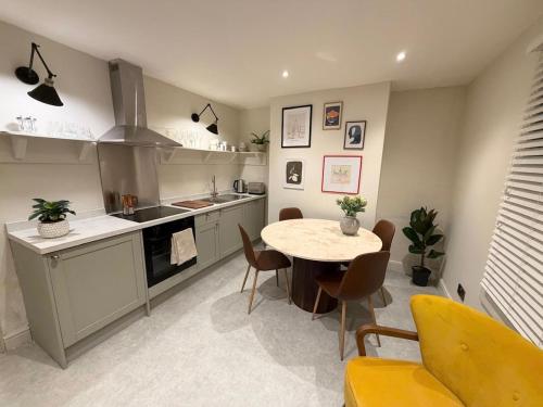 Fotografie z fotogalerie ubytování Georgian flat - 2-beds with balcony & views v destinaci Bath