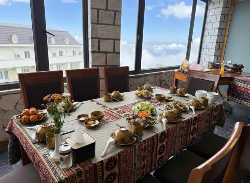 Mad på hotellet eller i nærheden