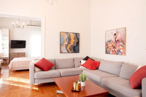 Chalandri Home Away