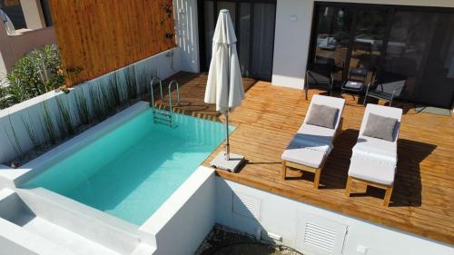 Swimmingpoolen hos eller tæt på Villa Asteria - Modern Ionian Villa