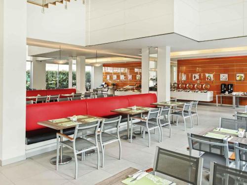 芭提雅宜必思酒店餐厅或其他用餐的地方