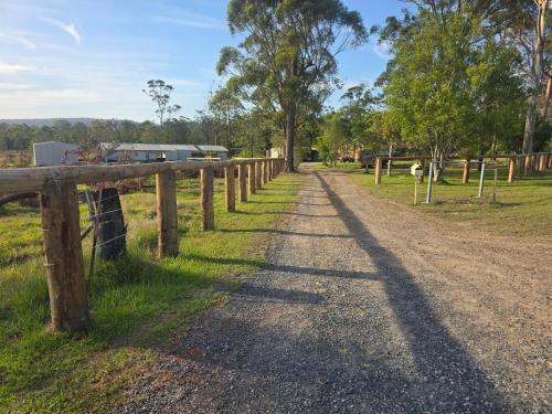 Billede fra billedgalleriet på Warrego Farm Stay Room 1 
