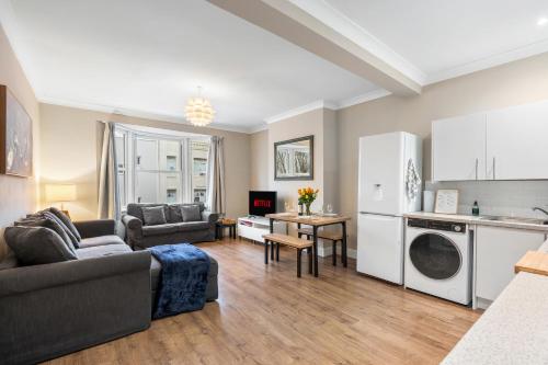 Spacious - Central - King Beds - Fast Wi-Fi photo 12