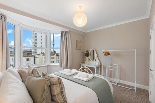 Spacious - Central - King Beds - Fast Wi-Fi photo 9