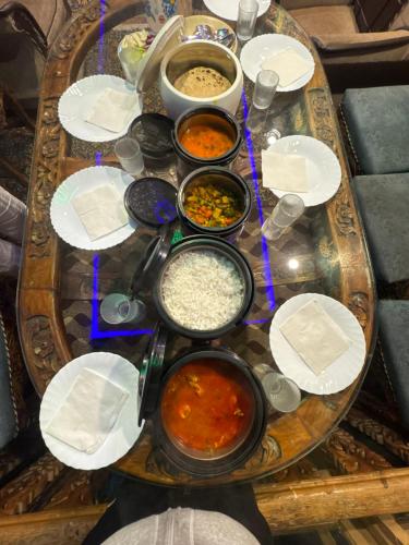 Mad på hotellet eller i nærheden