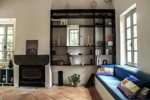 Et opholdsområde på Retraite Provençale Avec Piscine Privée À Bras