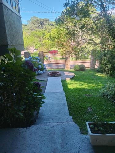 Een tuin van Casa Verde do Lago