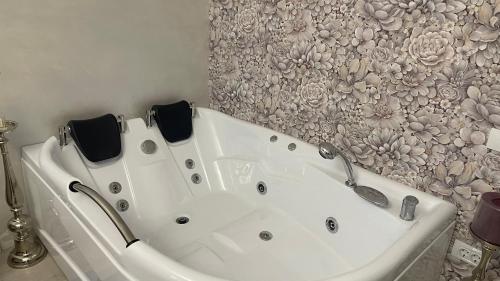 Koupelna v ubytování Velvet by Poiana Brasov Saună &Jacuzzi