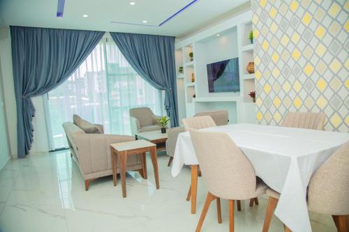 Appartement 3 pièces et cuisine européenne