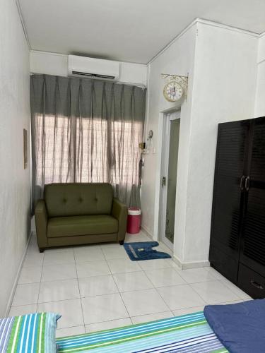 Posezení v ubytování Cozy Home near Airport, & Bayan Lepas Industrial