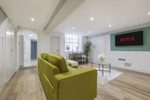 Central 3 Bedroom Next To Brighton Shopping Centre & Beach Sleep 16 Guests photo 1